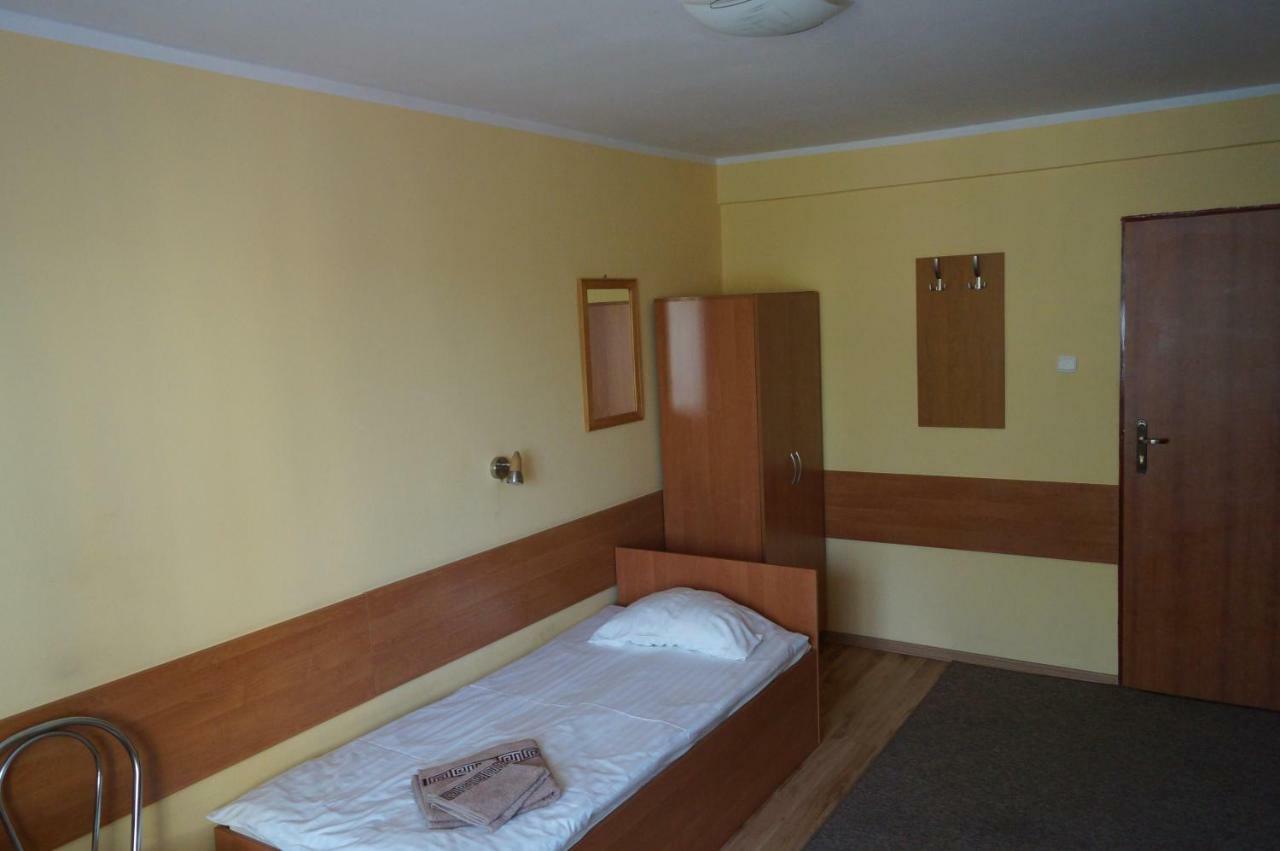 Hotel-Restauracja-Bar Rudka Ostrowiec Świętokrzyski Εξωτερικό φωτογραφία