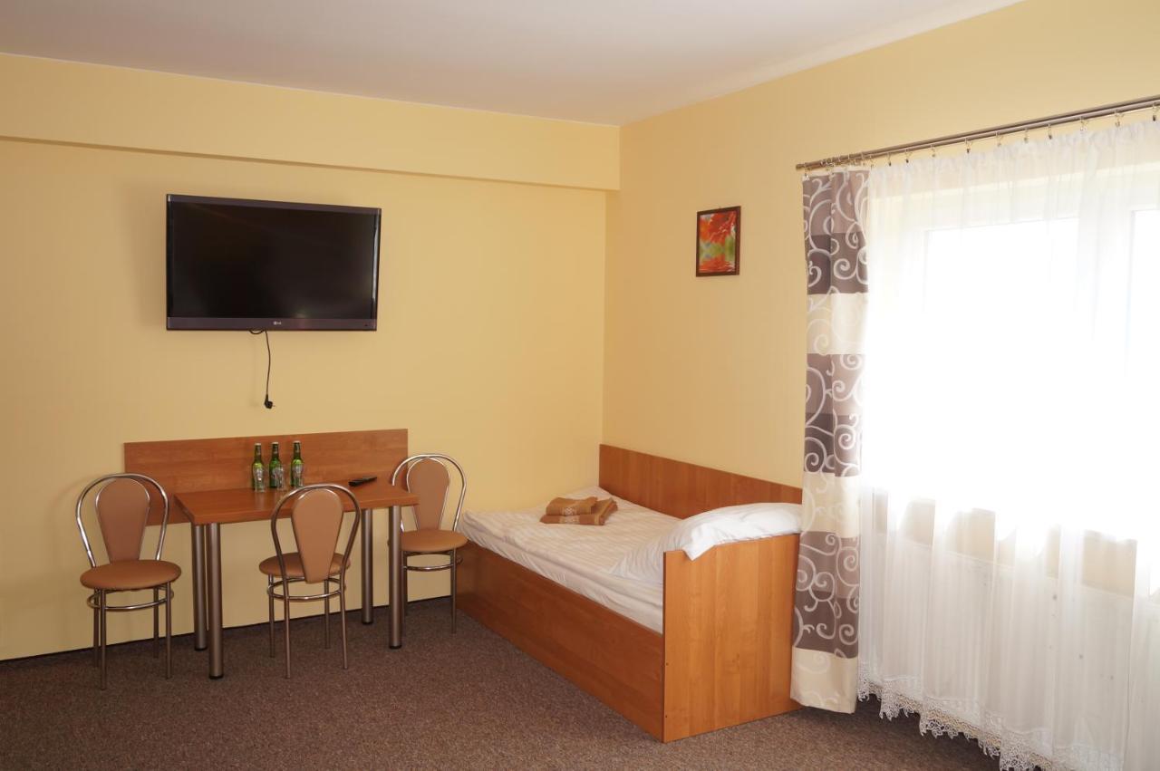 Hotel-Restauracja-Bar Rudka Ostrowiec Świętokrzyski Εξωτερικό φωτογραφία